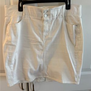 White jean skirt size xl fits size 16/18